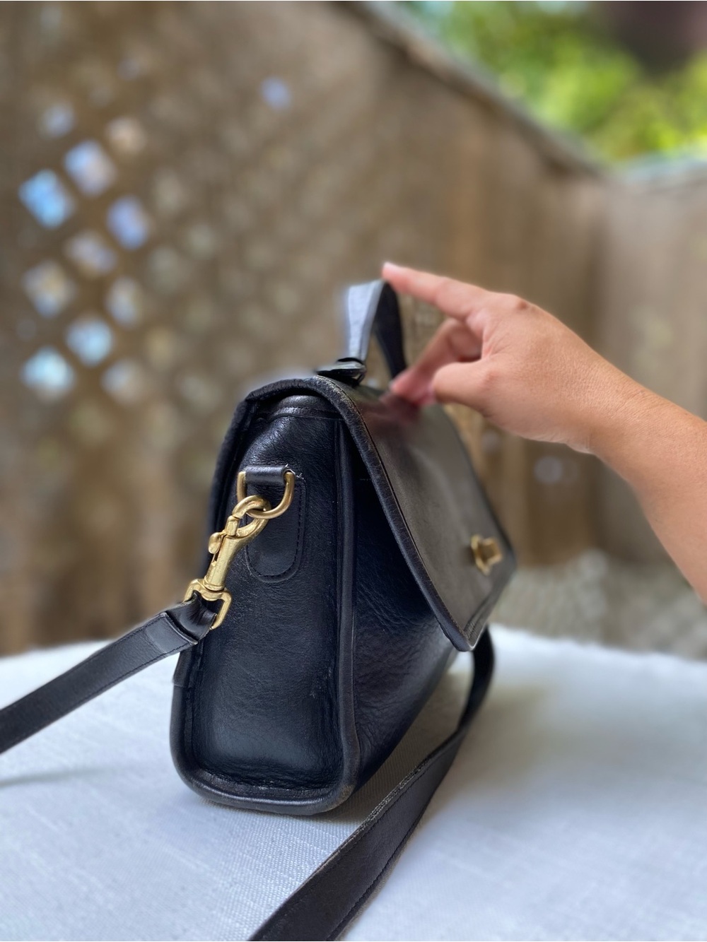 Authentic Coach Vintage Classic Black Leather Top-Handle with strap - Picture 2 of 10